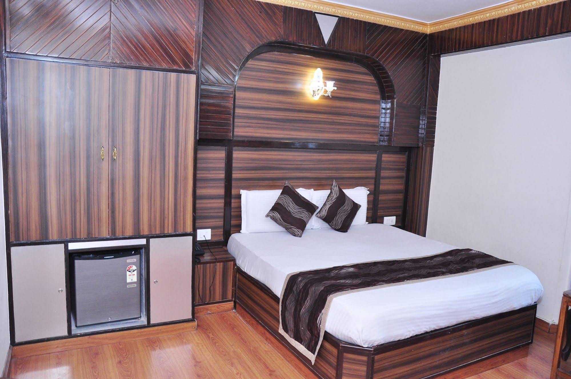 Hotel Sidharath Shimla Esterno foto